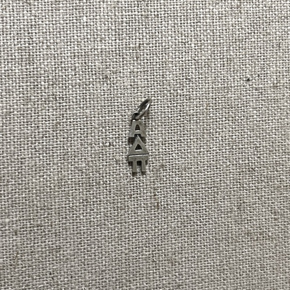 James Avery - Picture 1 of 2